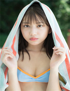 后厨3-美女裸身无内衣图片全部露出
